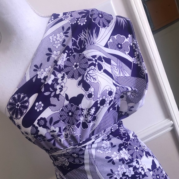 60s Vintage Purple and White Floral Wrap Coverup - Picture 6 of 7
